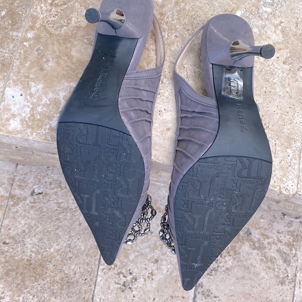 J. Renee sz 7M women’s heels with beaded appliqué in taupe makes a statement - Picture 5 of 8